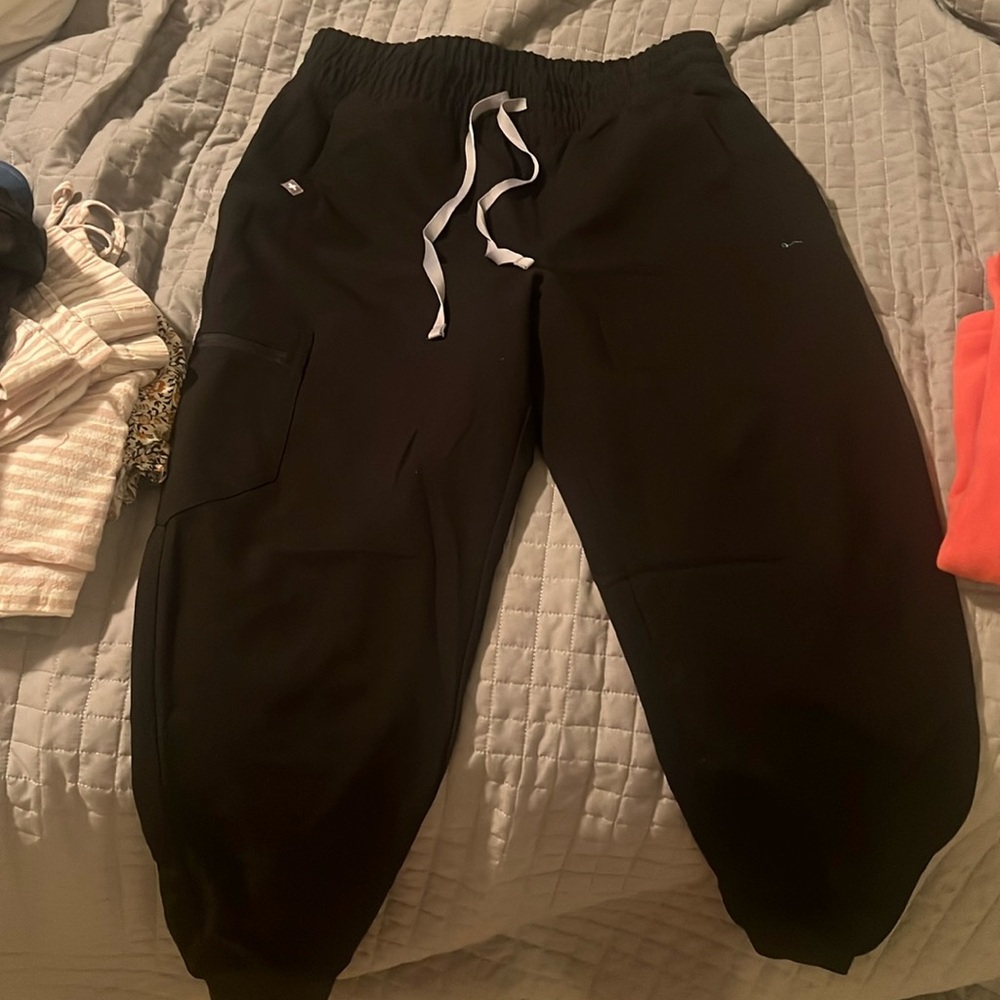 Figs jogger scrub pants